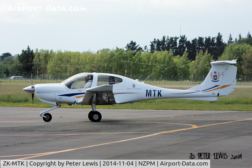 ZK-MTK, Diamond DA-40 Diamond Star C/N 40.1027, Massey University School of Aviation, Palmerston North