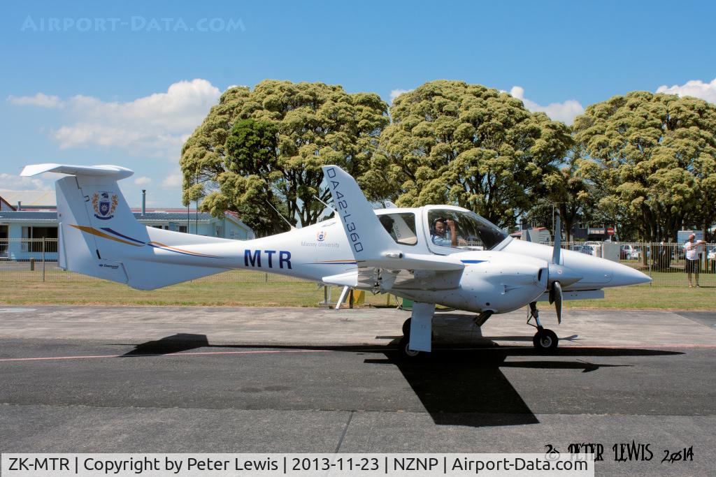 ZK-MTR, Diamond DA-42 Twin Star Twin Star C/N 42.AC142, Massey University School of Aviation, Palmerston North