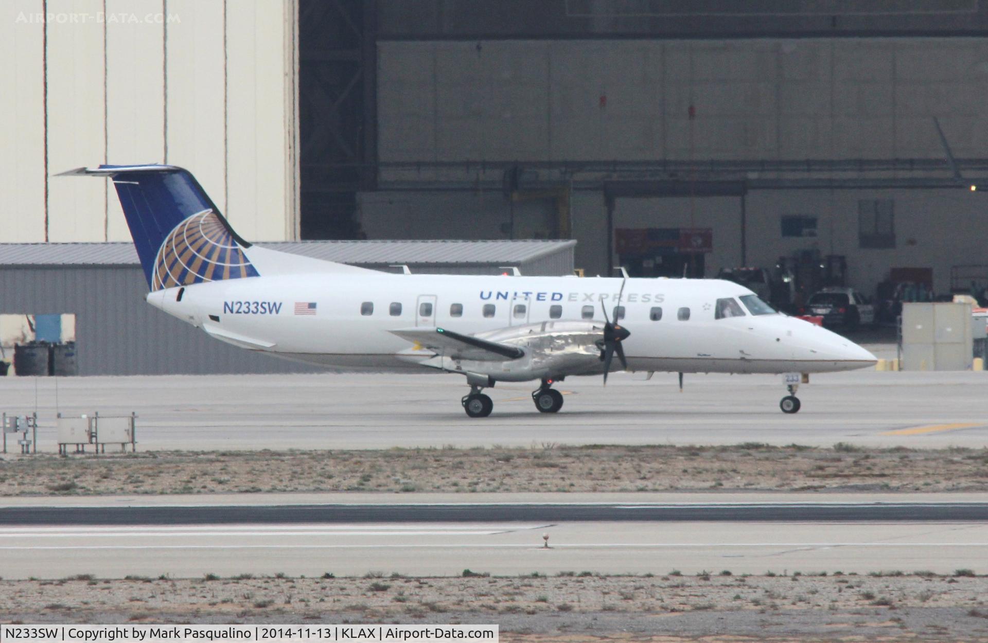 N233SW, 1995 Embraer EMB-120ER Brasilia C/N 120.307, EMB-120ER