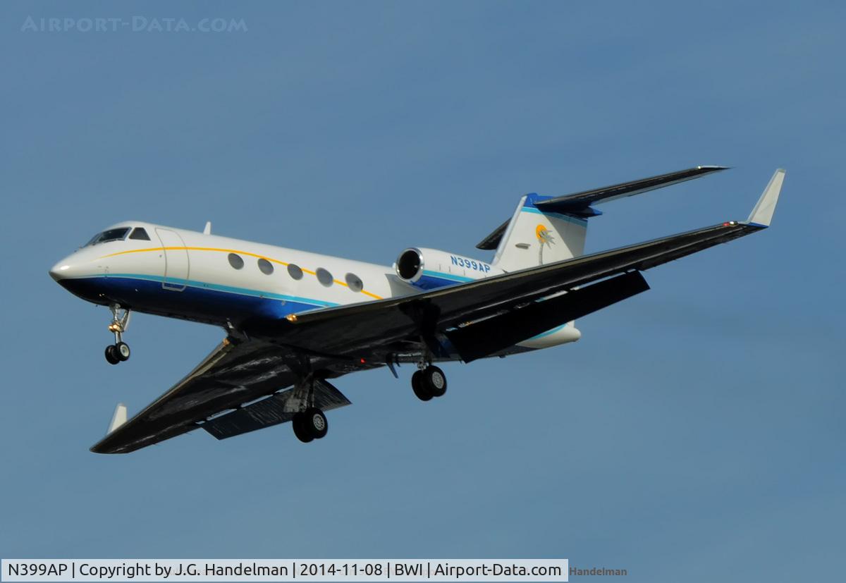 N399AP, 1983 Gulfstream Aerospace G-1159A Gulfstream III C/N 399, On final to 28.
