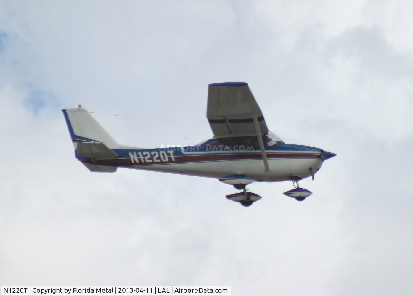 N1220T, 1965 Cessna 172G C/N 17254092, Cessna 172G leaving Sun N Fun 2013