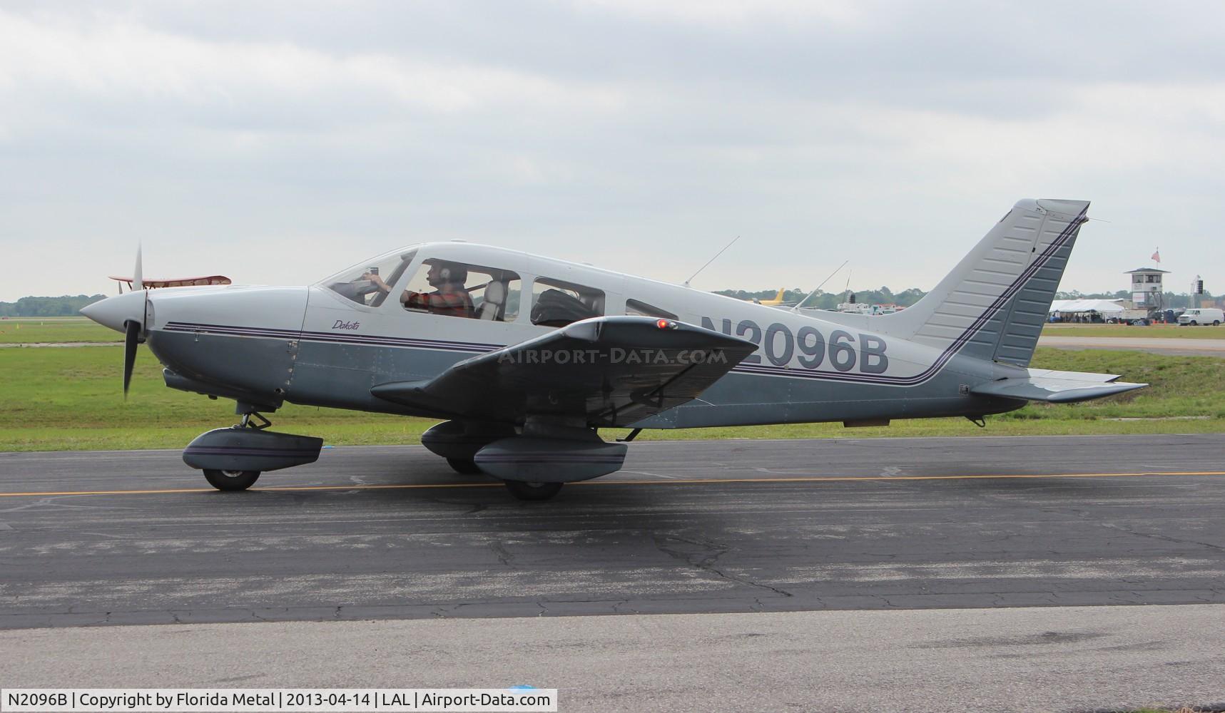 N2096B, 1978 Piper PA-28-236 Dakota C/N 28-7911008, PA-28-236 leaving Sun N Fun 2013
