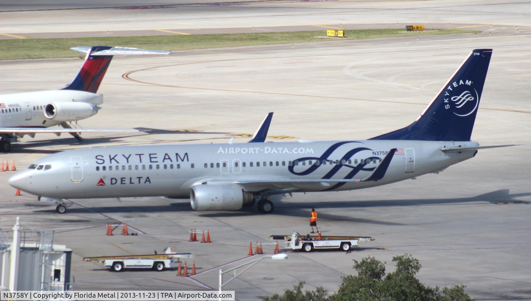 N3758Y, 2001 Boeing 737-832 C/N 30814, Delta 737-800