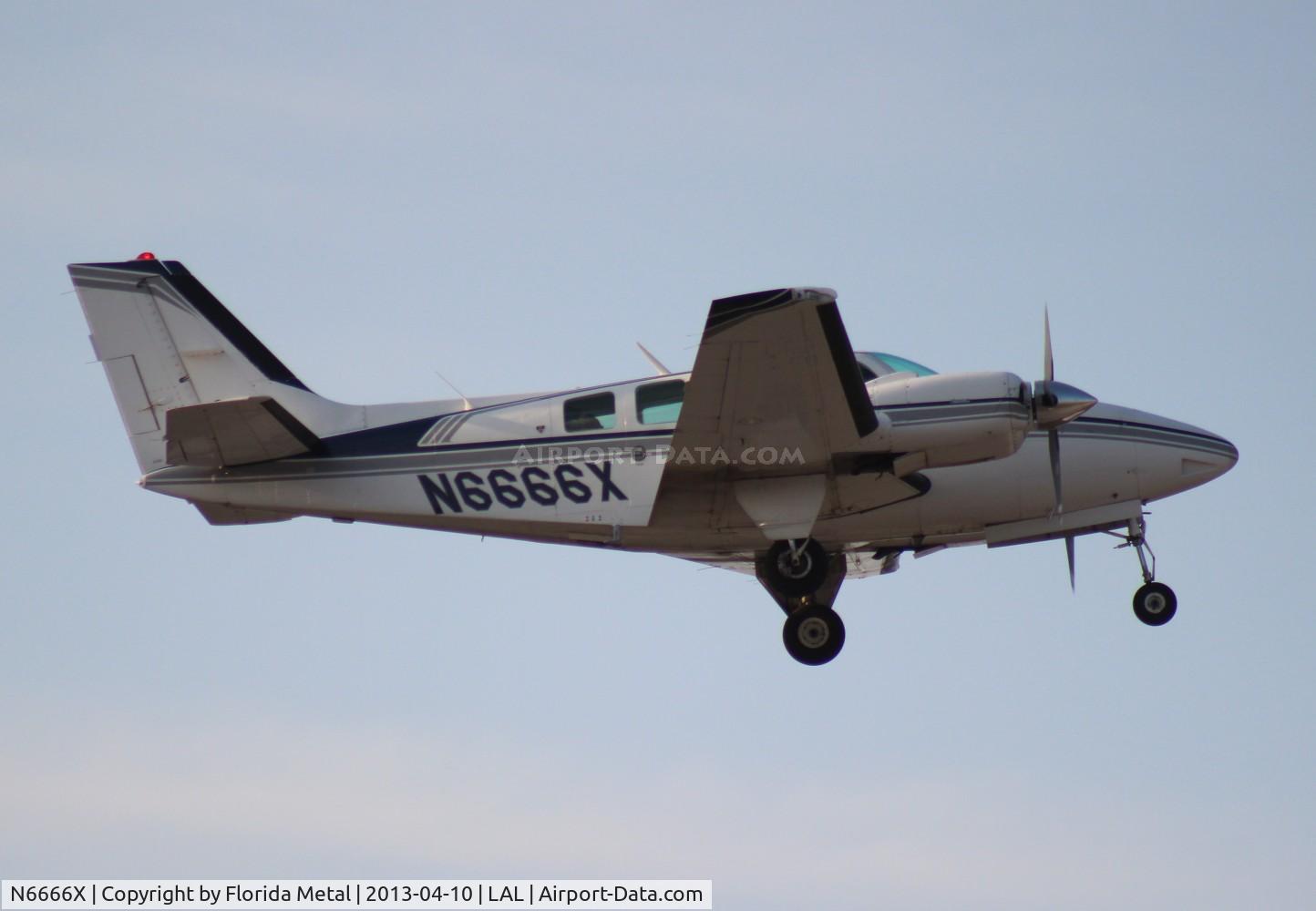 N6666X, 1979 Beech 58 Baron C/N TH-1093, Beech 58