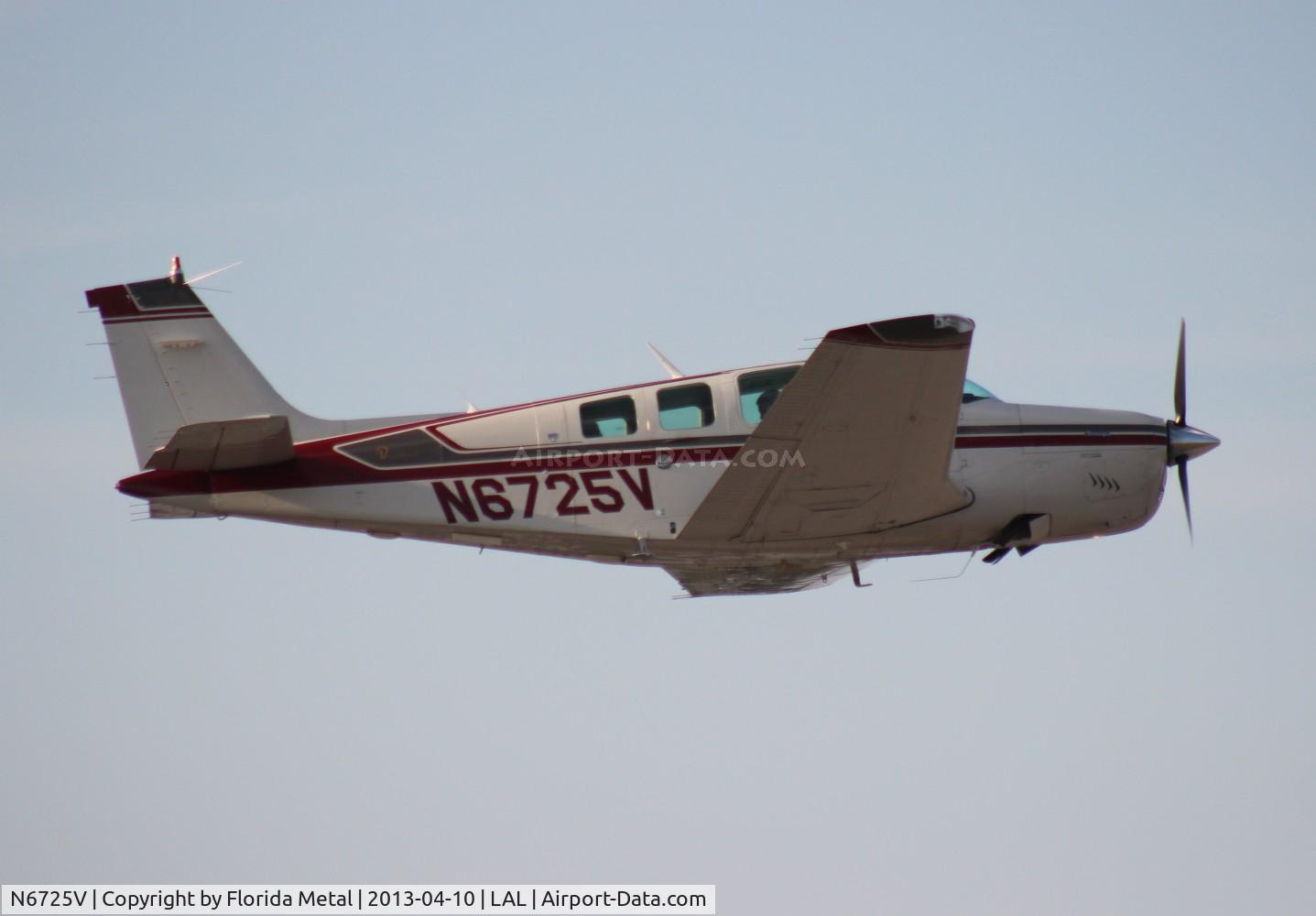 N6725V, 1983 Beech A36 Bonanza 36 C/N E-2098, Beech 36