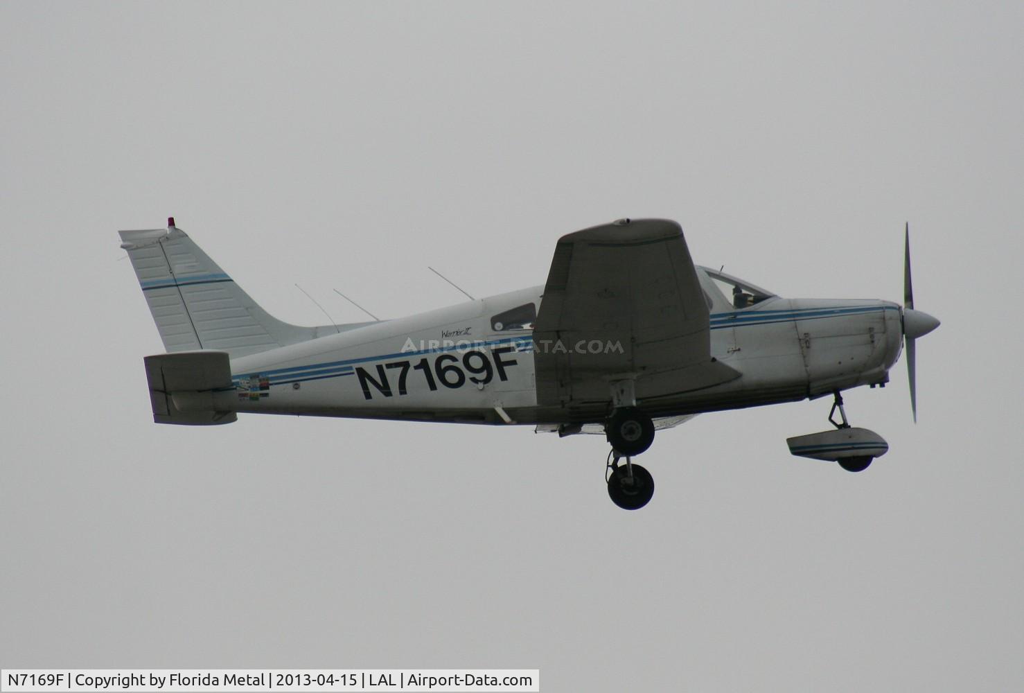 N7169F, 1976 Piper PA-28-151 Cherokee Warrior C/N 28-7715200, PA-28-151