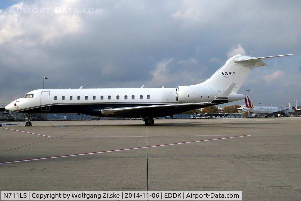 N711LS, 2012 Bombardier BD-700-1A10 Global 6000 C/N 9476, visitor