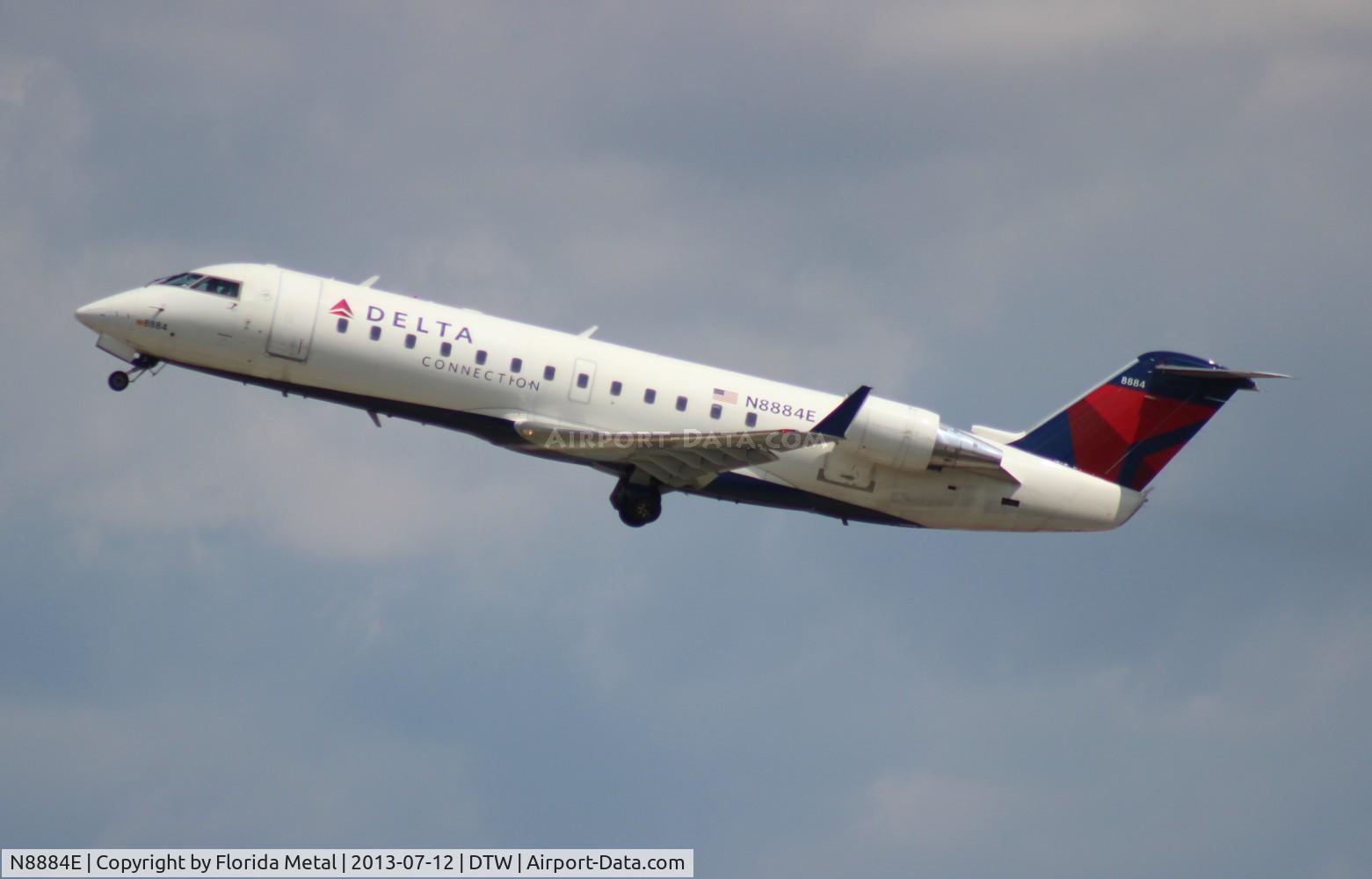 N8884E, 2003 Bombardier CRJ-200 (CL-600-2B19) C/N 7884, Delta Connection CRJ-200