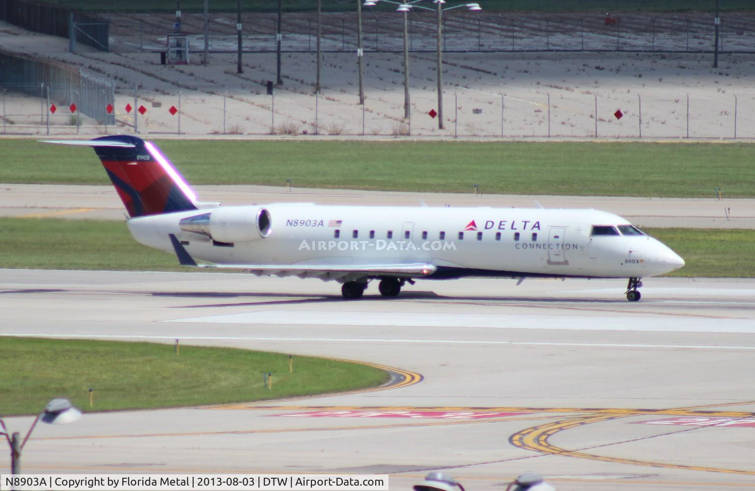 N8903A, 2004 Bombardier CRJ-200 (CL-600-2B19) C/N 7903, Delta Connection CRJ-200
