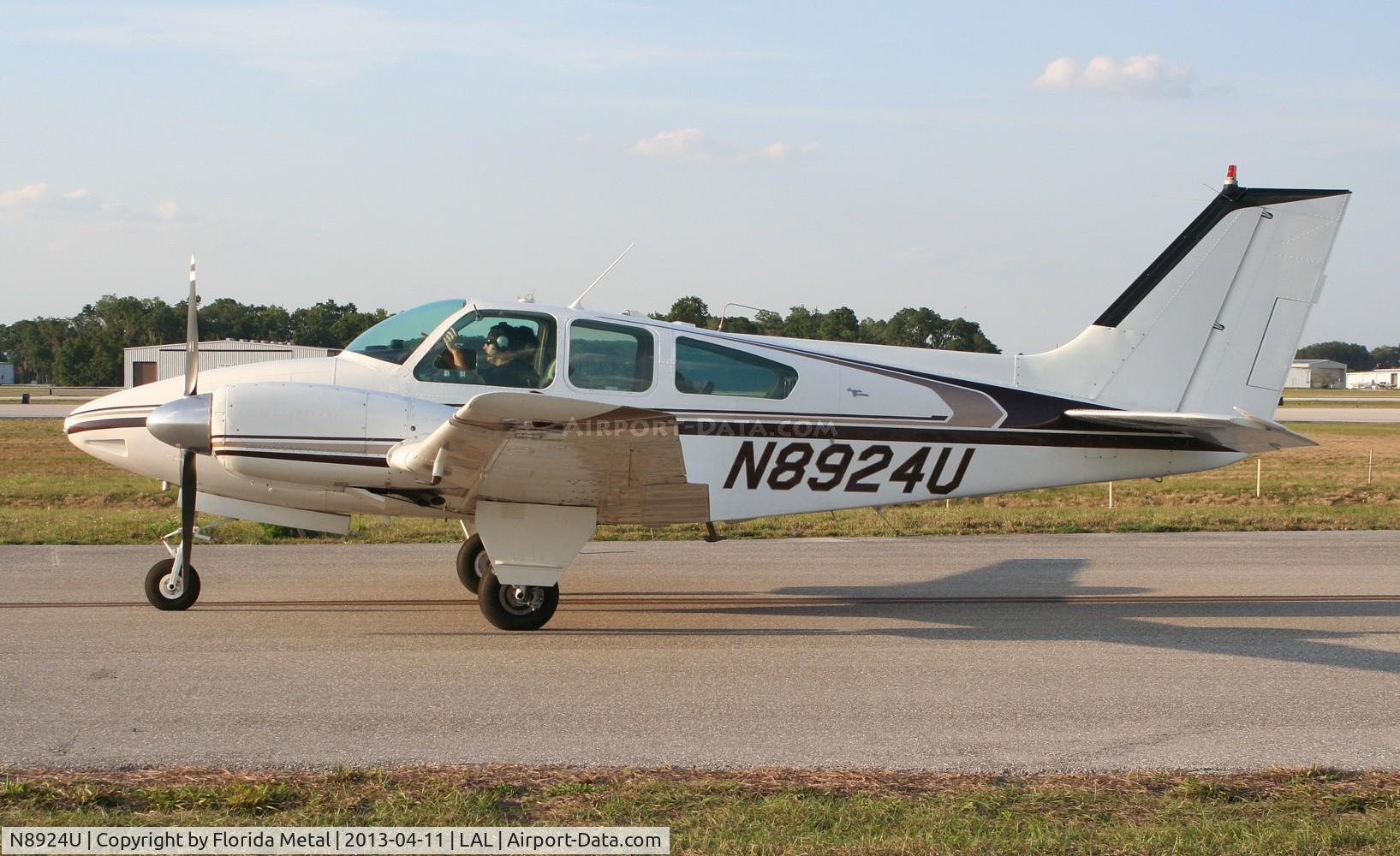 N8924U, 1965 Beech 95-B55 (T42A) Baron C/N TC-949, Beech 55