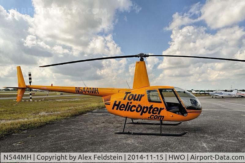 N544MH, 2000 Robinson R44 C/N 0739, North Perry