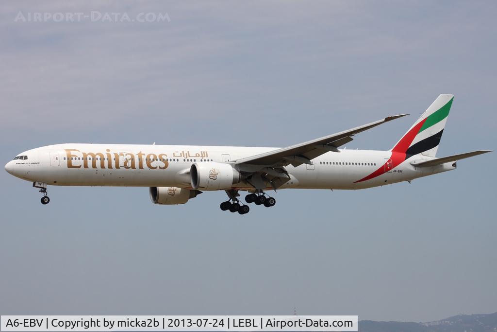 A6-EBV, 2006 Boeing 777-31H/ER C/N 32728, Landing