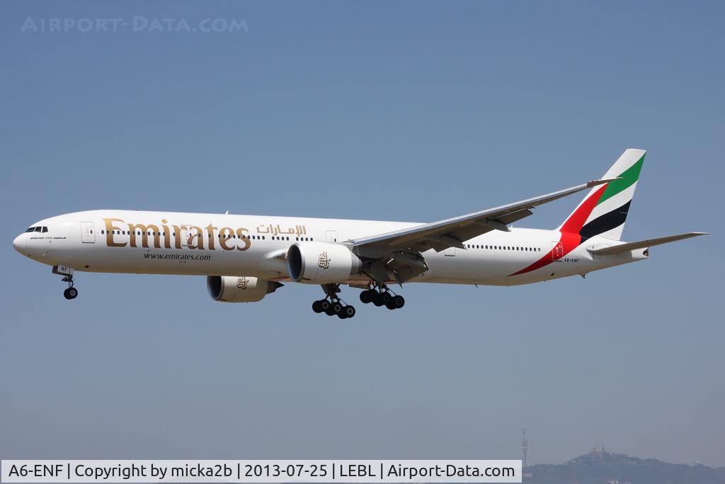 A6-ENF, 2013 Boeing 777-31H/ER C/N 41085, Landing