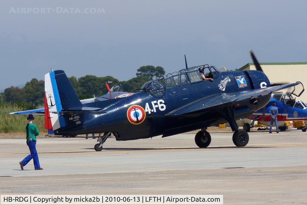 HB-RDG, 1945 Grumman TBM-3R Avenger C/N 3381, Taxiing