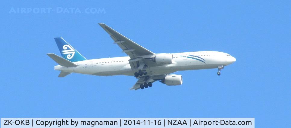 ZK-OKB, 2005 Boeing 777-219/ER C/N 34376, on finals to AKL