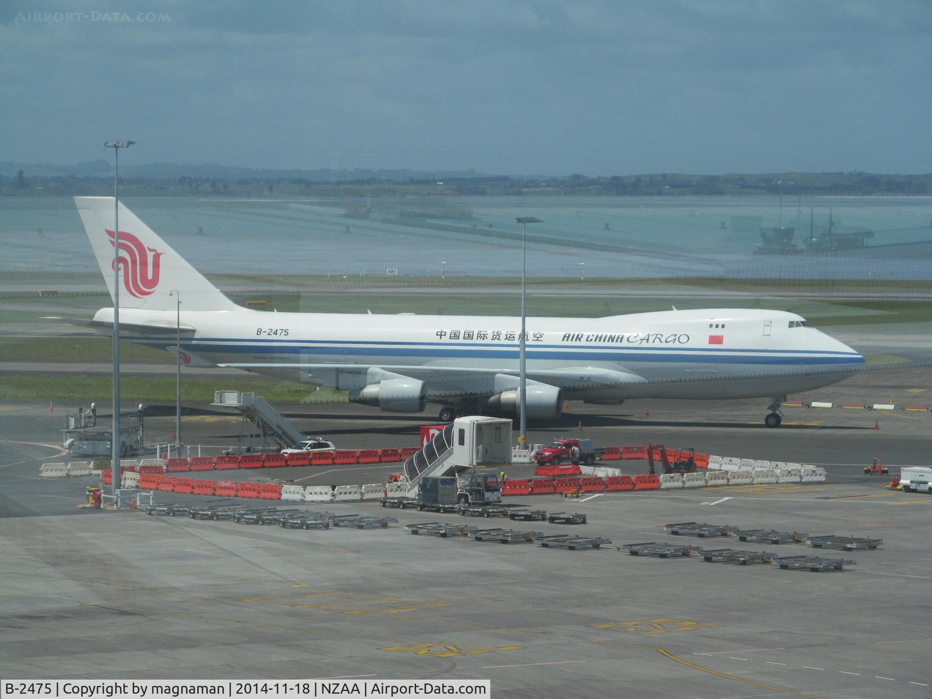 B-2475, 2005 Boeing 747-4FTF/SCD C/N 34239, view from international - with Chinese president visit