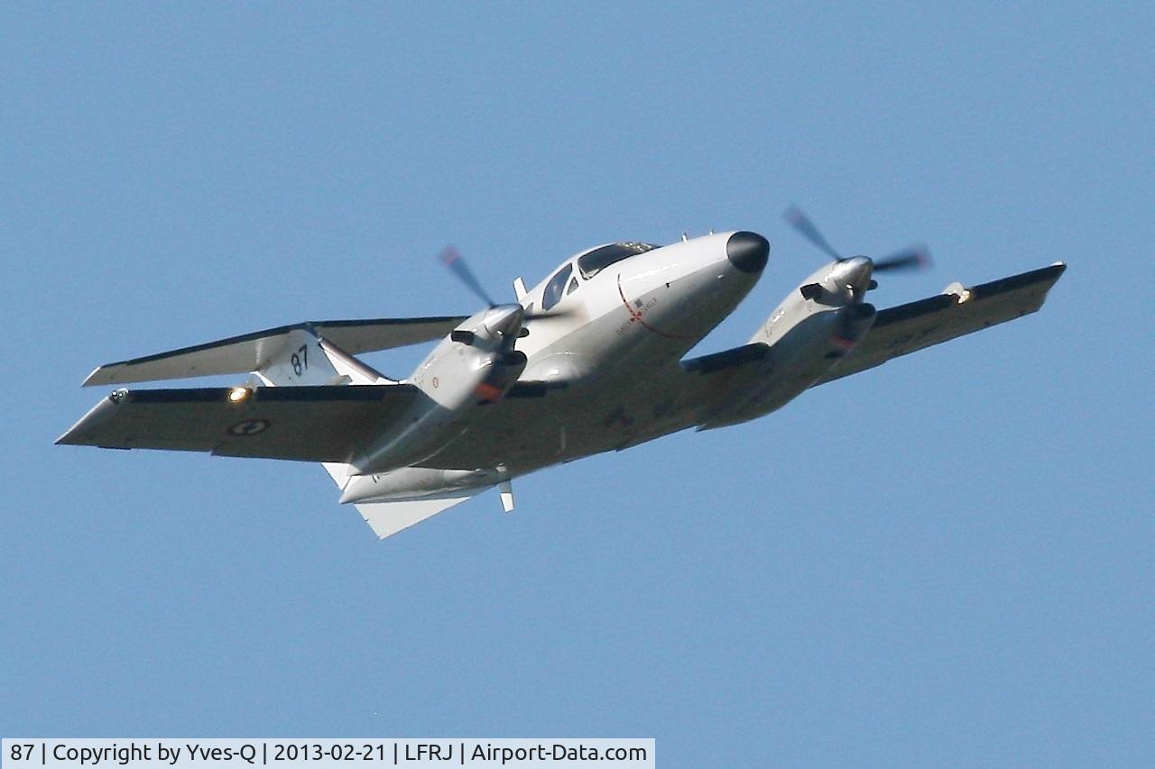 087, Embraer EMB-121AA Xingu C/N 121087, Embraer EMB-121AA Xingu, Training flight, Landivisiau Naval Air Base (LFRJ)