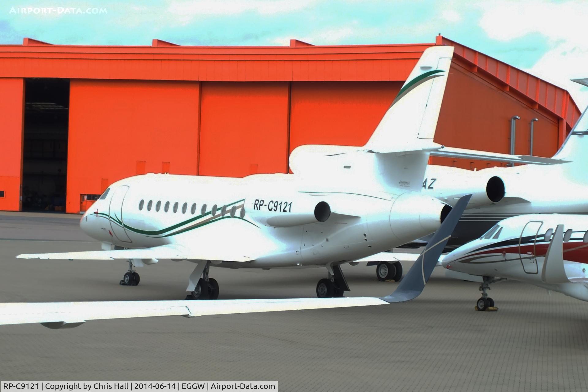 RP-C9121, 1992 Dassault Falcon 900B C/N 121, parked at Luton