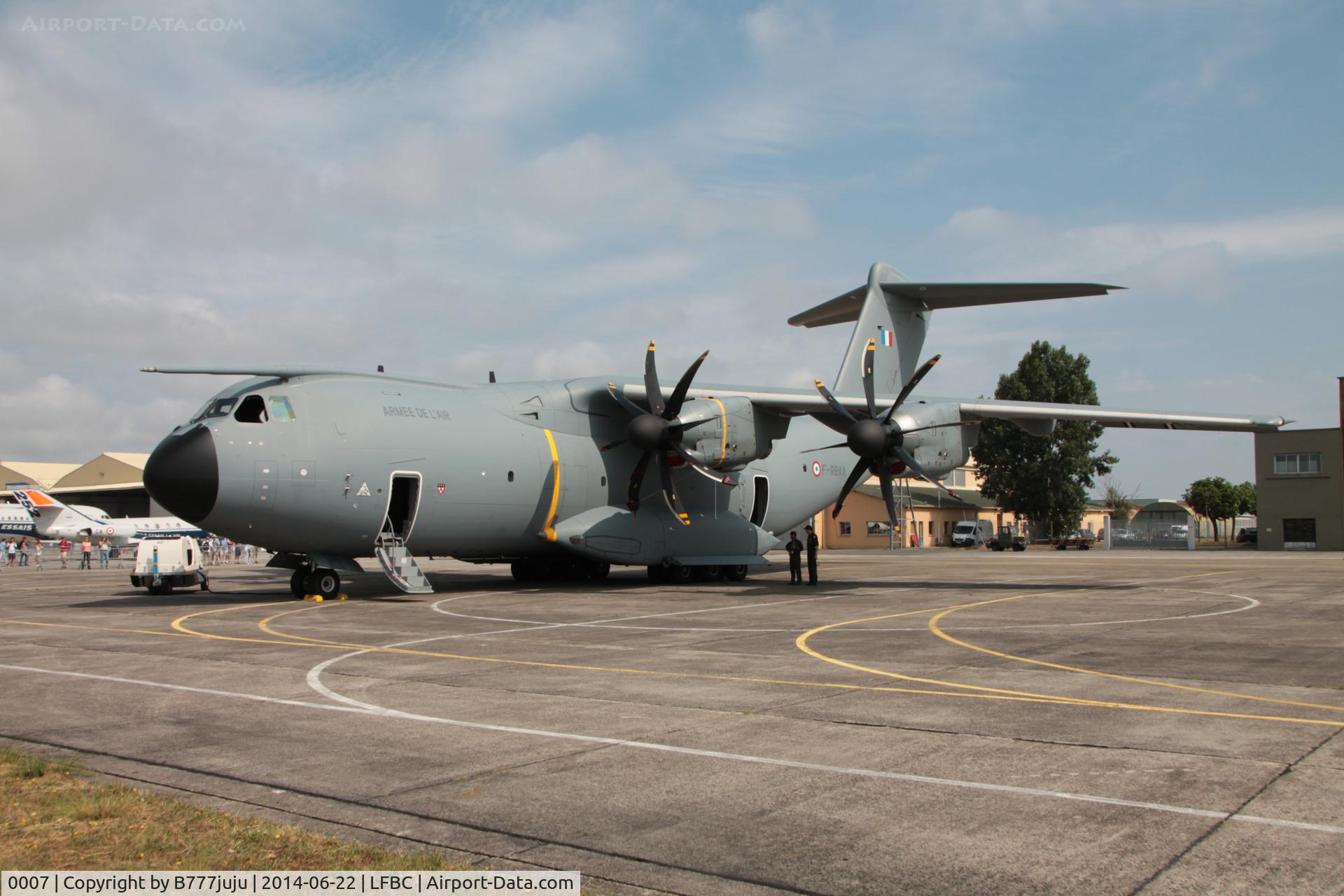 0007, 2013 Airbus A400M Atlas C/N 007, F-RBAA at Cazaux during Open-base 2014