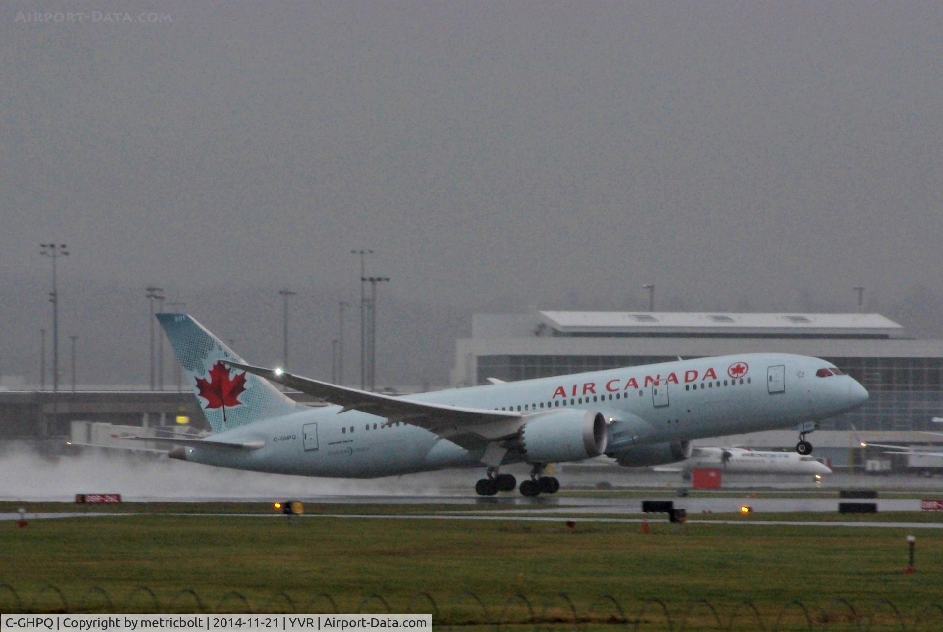 C-GHPQ, 2014 Boeing 787-8 Dreamliner C/N 35257, Wet day on the West Coast