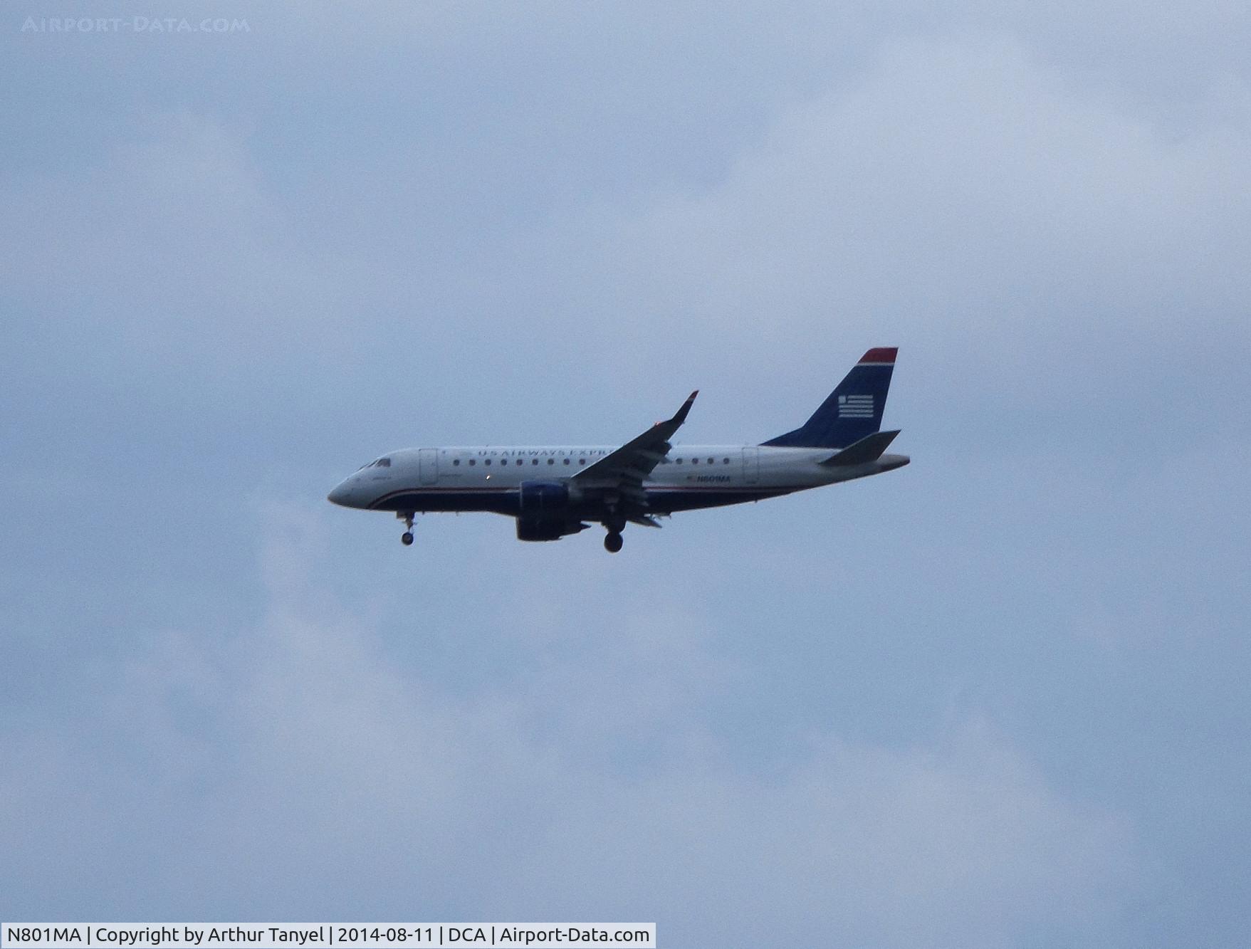 N801MA, 2004 Embraer 170SU (ERJ-170-100SU) C/N 17000012, Landing @ DCA
