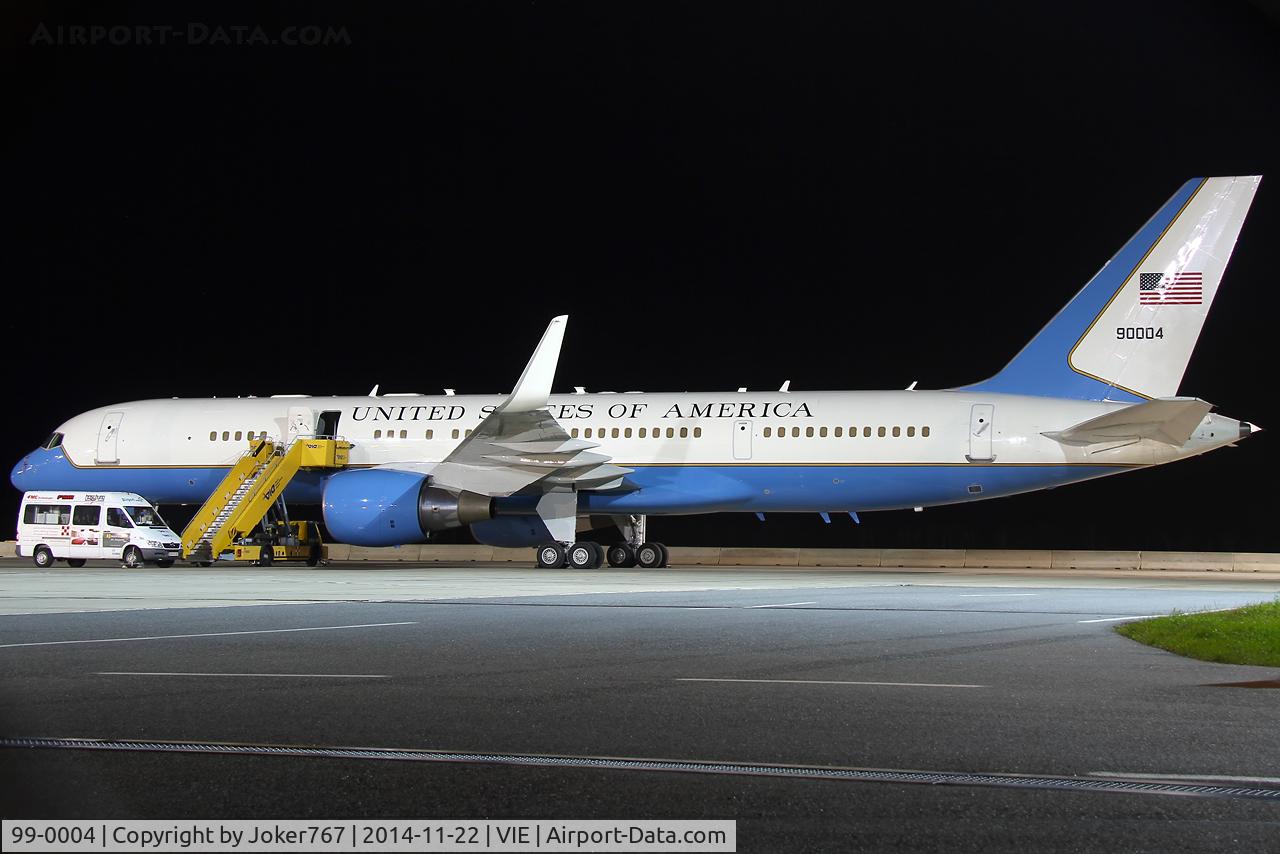 99-0004, 1999 Boeing VC-32A (757-2GA) C/N 29028, USA - Air Force