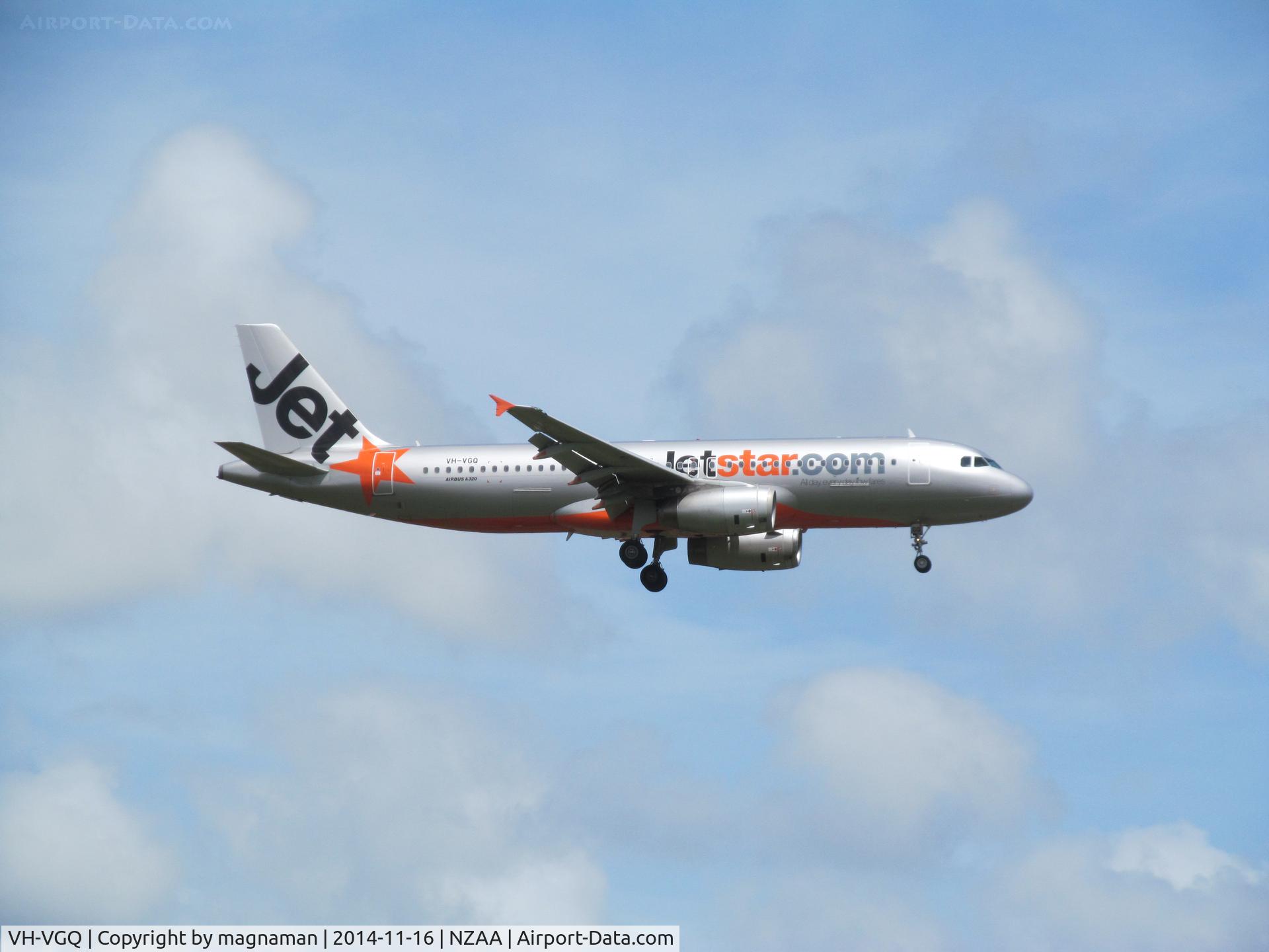 VH-VGQ, 2010 Airbus A320-232 C/N 4303, on finals to auckland