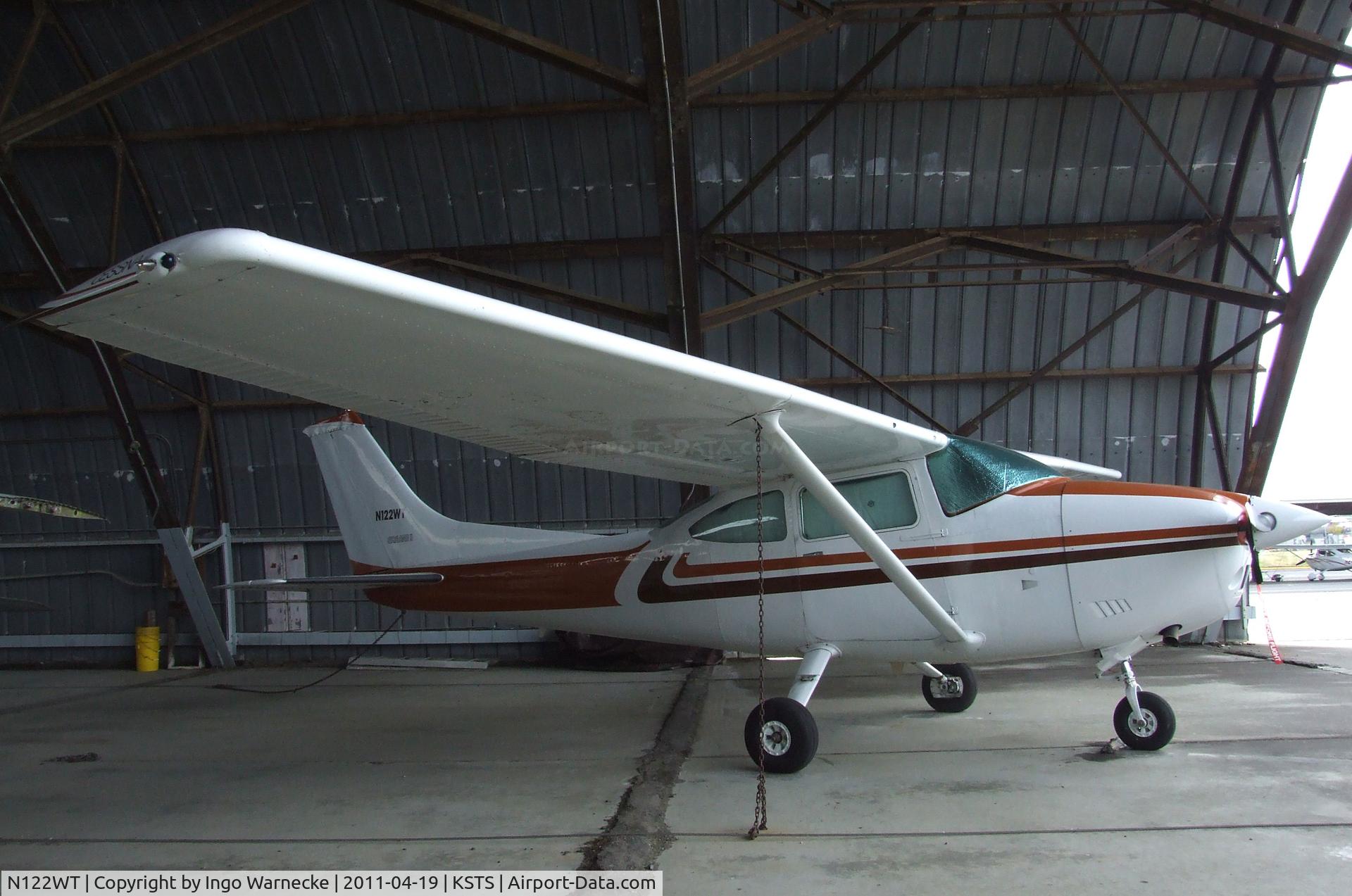 N122WT, 1977 Cessna 182Q Skylane C/N 18266094, Cessna 182Q Skylane at Charles M. Schulz Sonoma County Airport, Santa Rosa CA