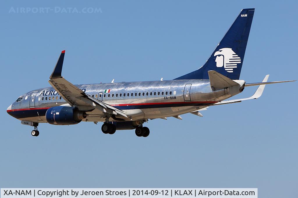 XA-NAM, 2004 Boeing 737-752 C/N 33790, at KLAX