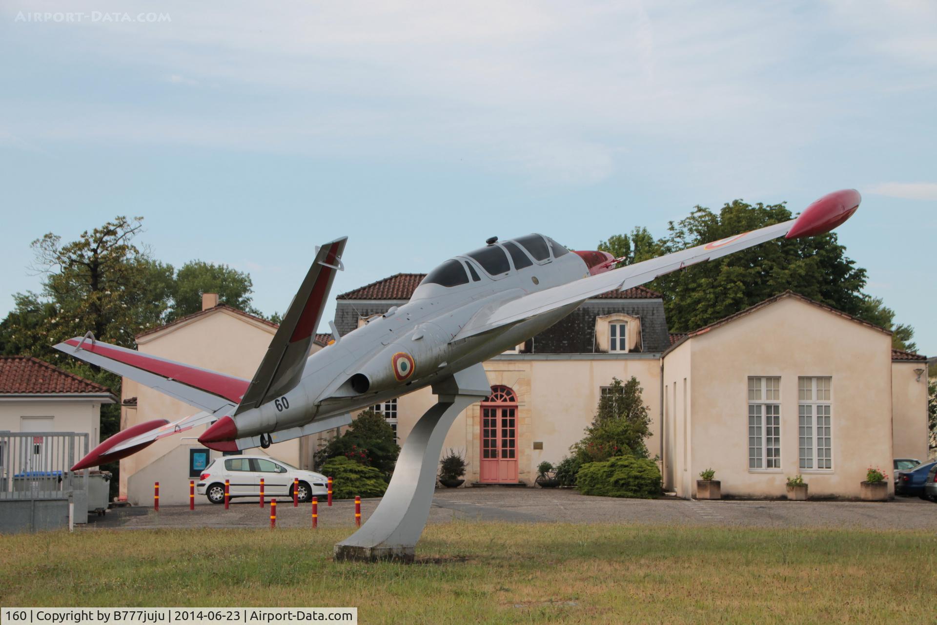 160, Fouga CM-170 Magister C/N 160, at ARAA 623 Bordeaux, peint 60