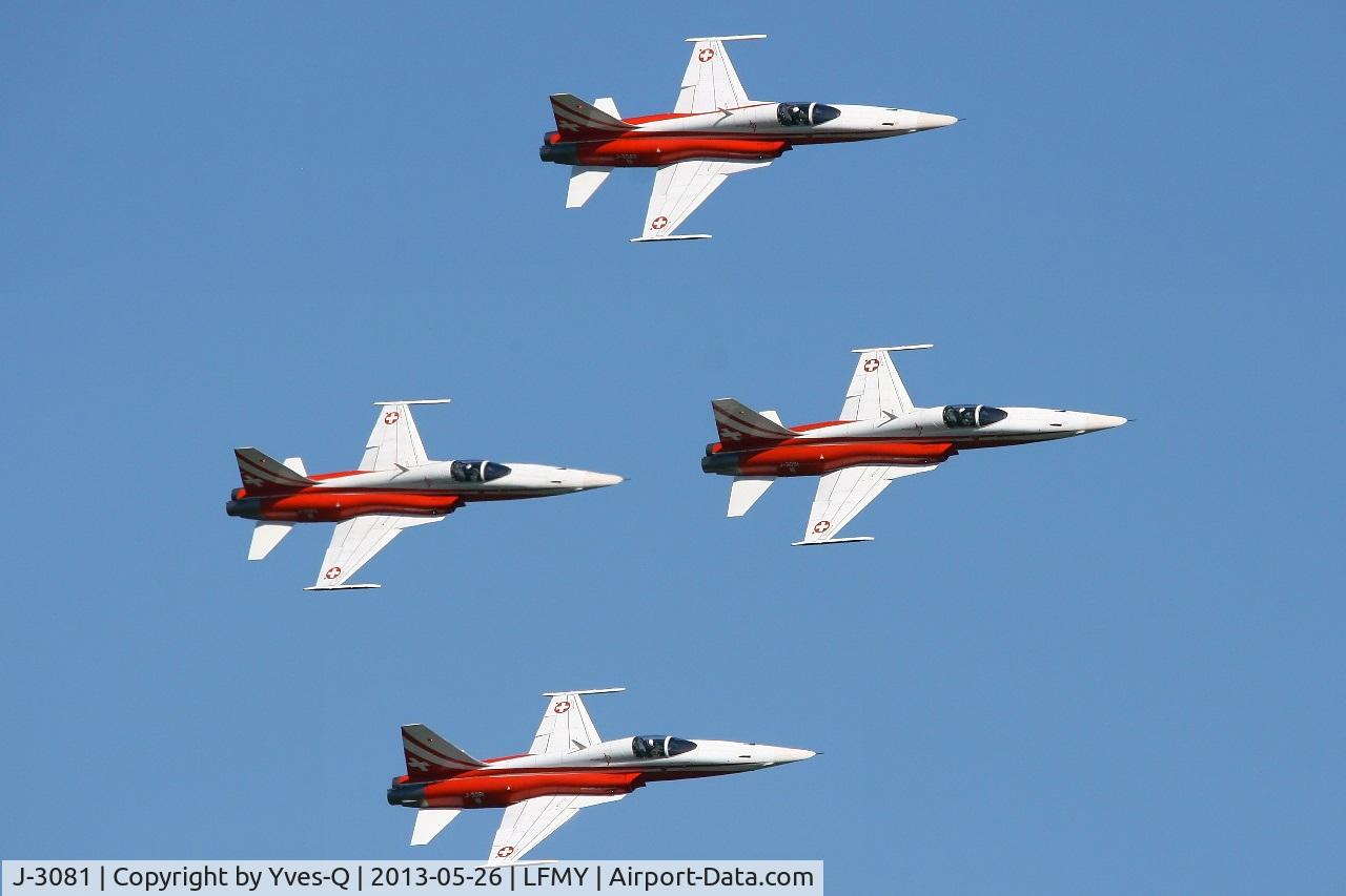 J-3081, Northrop F-5E Tiger II C/N L.1081, Northrop F-5E Tiger II, Capt Rodolfo Freiburghaus, Right wing of  Swiss Air Force Aerobatic Team 2013, Salon de Provence Air Base 701 (LFMY)