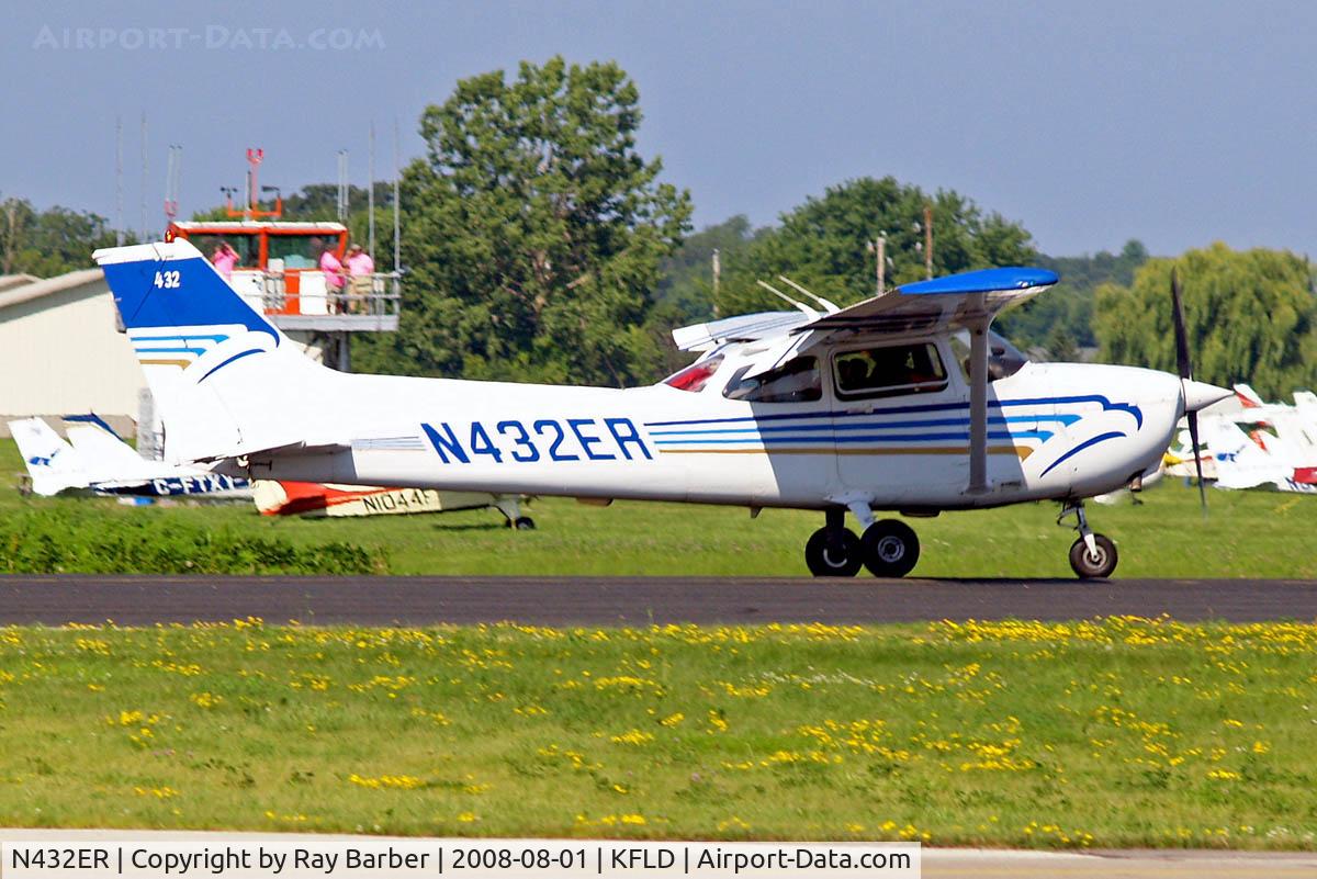 N432ER, 1998 Cessna 172R C/N 17280652, Cessna 172R Skyhawk [172-80652] Fond Du Lac County~N 01/08/2008