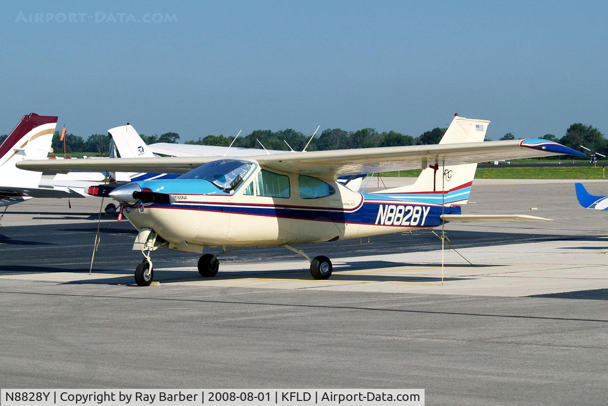 N8828Y, 1977 Cessna 177RG Cardinal C/N 177RG1289, Cessna 177RG Cardinal RG [177RG-1289] Fond Du Lac County~N 01/08/2008
