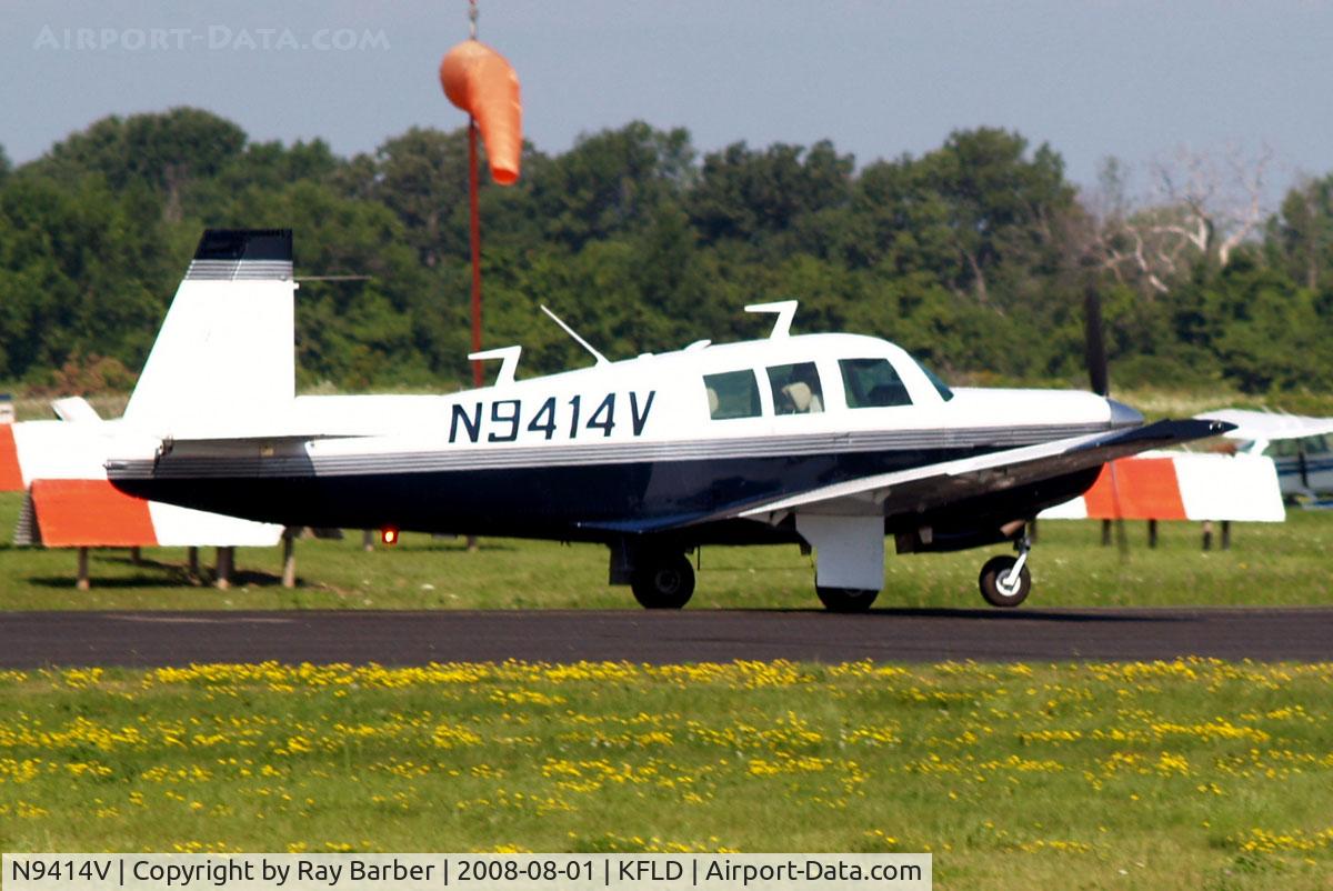 N9414V, 1969 Mooney M20F Executive C/N 700025, Mooney M.20F Executive [700025] Fond Du Lac County~N 01/08/2008