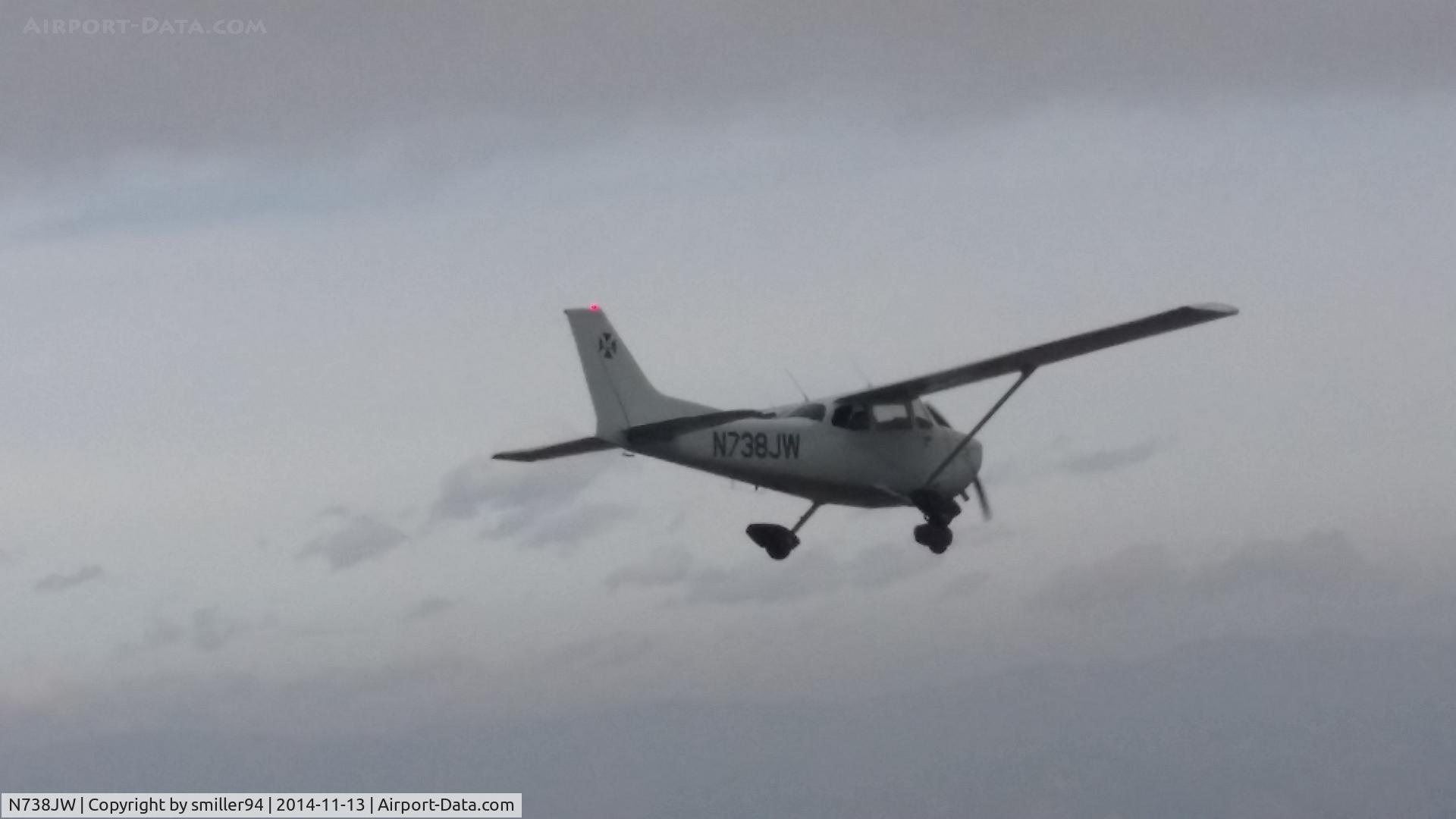N738JW, 1977 Cessna 172N C/N 17270023, Flying near Santa Paula Ca.