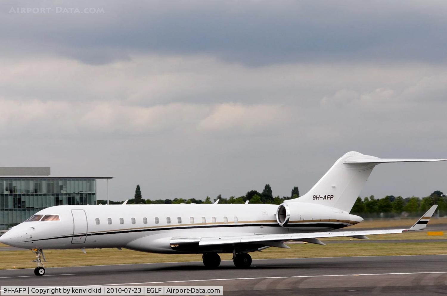 9H-AFP, 2002 Bombardier BD-700-1A10 Global Express C/N 9115, Executive departure.