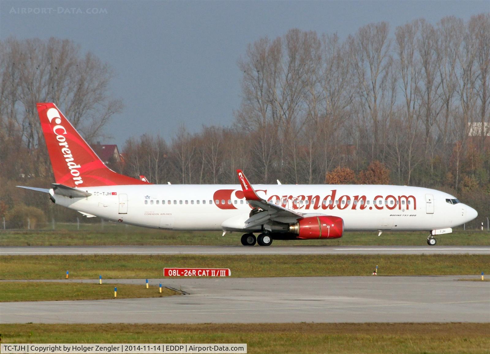 TC-TJH, 1999 Boeing 737-86J C/N 29121, From AYT with a load of turists.....