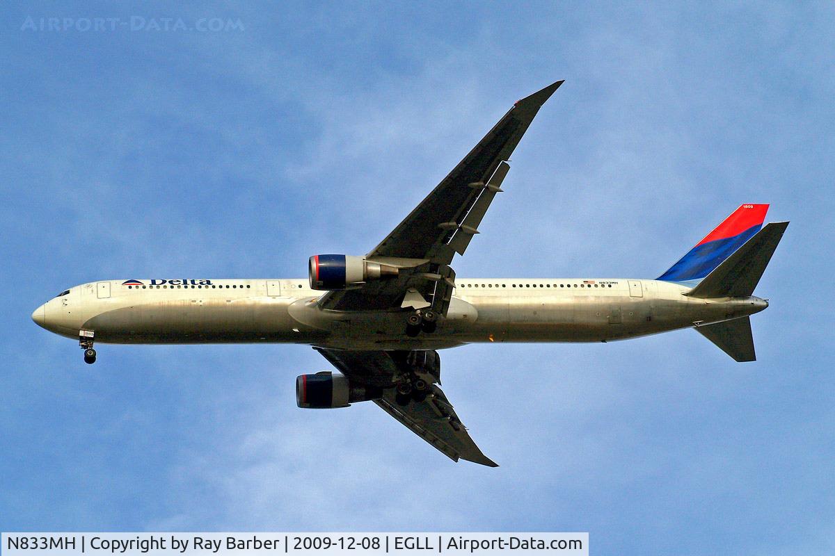 N833MH, 2000 Boeing 767-432/ER C/N 29706, Boeing 767-432ER [29706] (Delta Air Lines) Home~G 08/12/2009. On approach 27R.