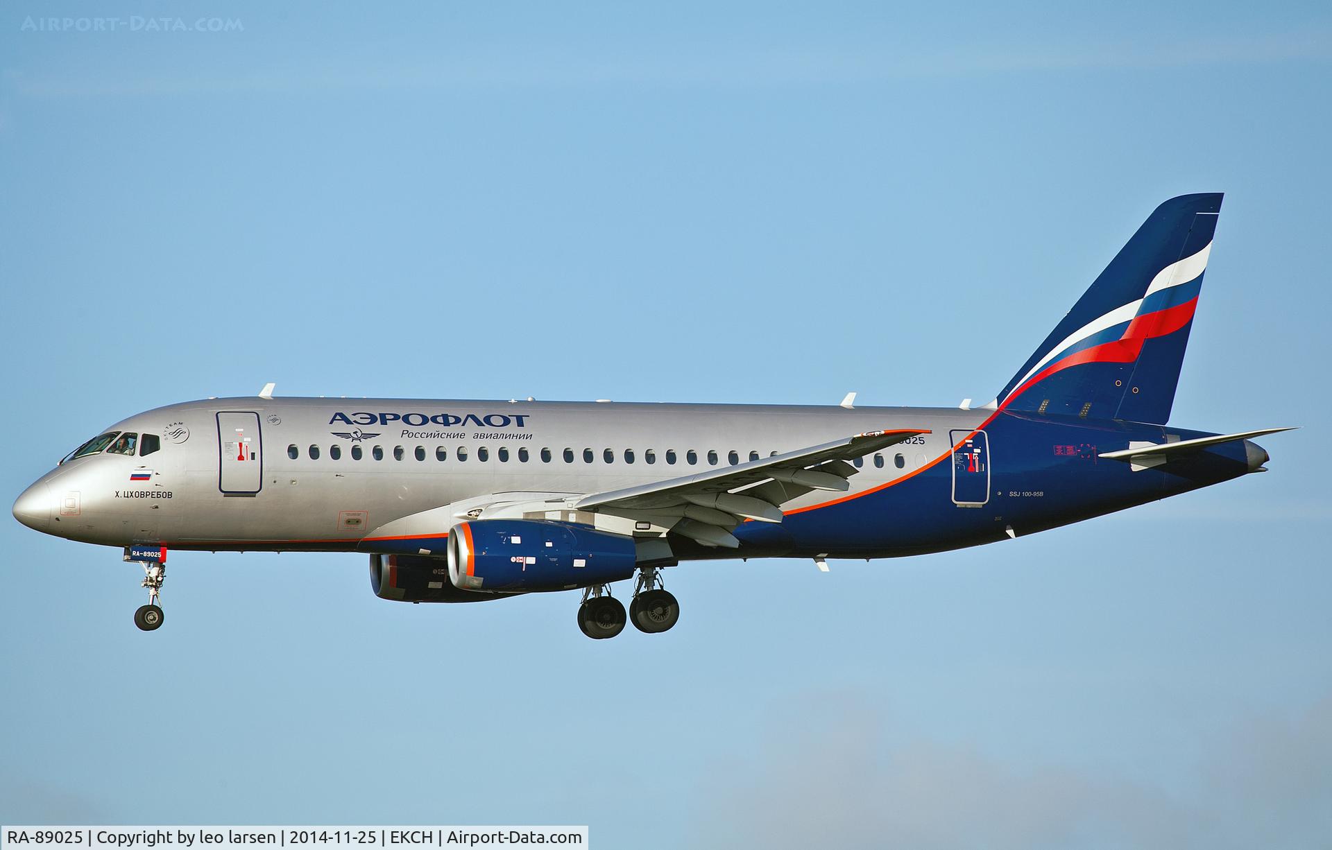 RA-89025, 2014 Sukhoi SuperJet 100-95B C/N 95047, Copenhagen 25.11.14