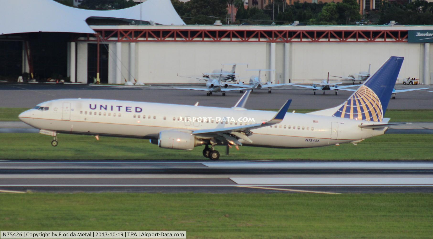 N75426, 2008 Boeing 737-924/ER C/N 31622, United 737-900
