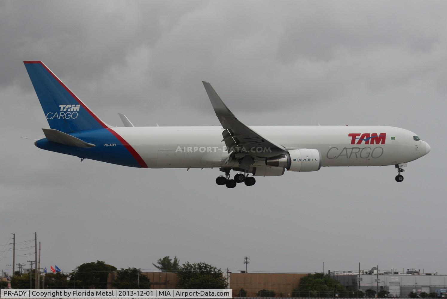 PR-ADY, 2001 Boeing 767-316F C/N 32573, TAM Cargo 767