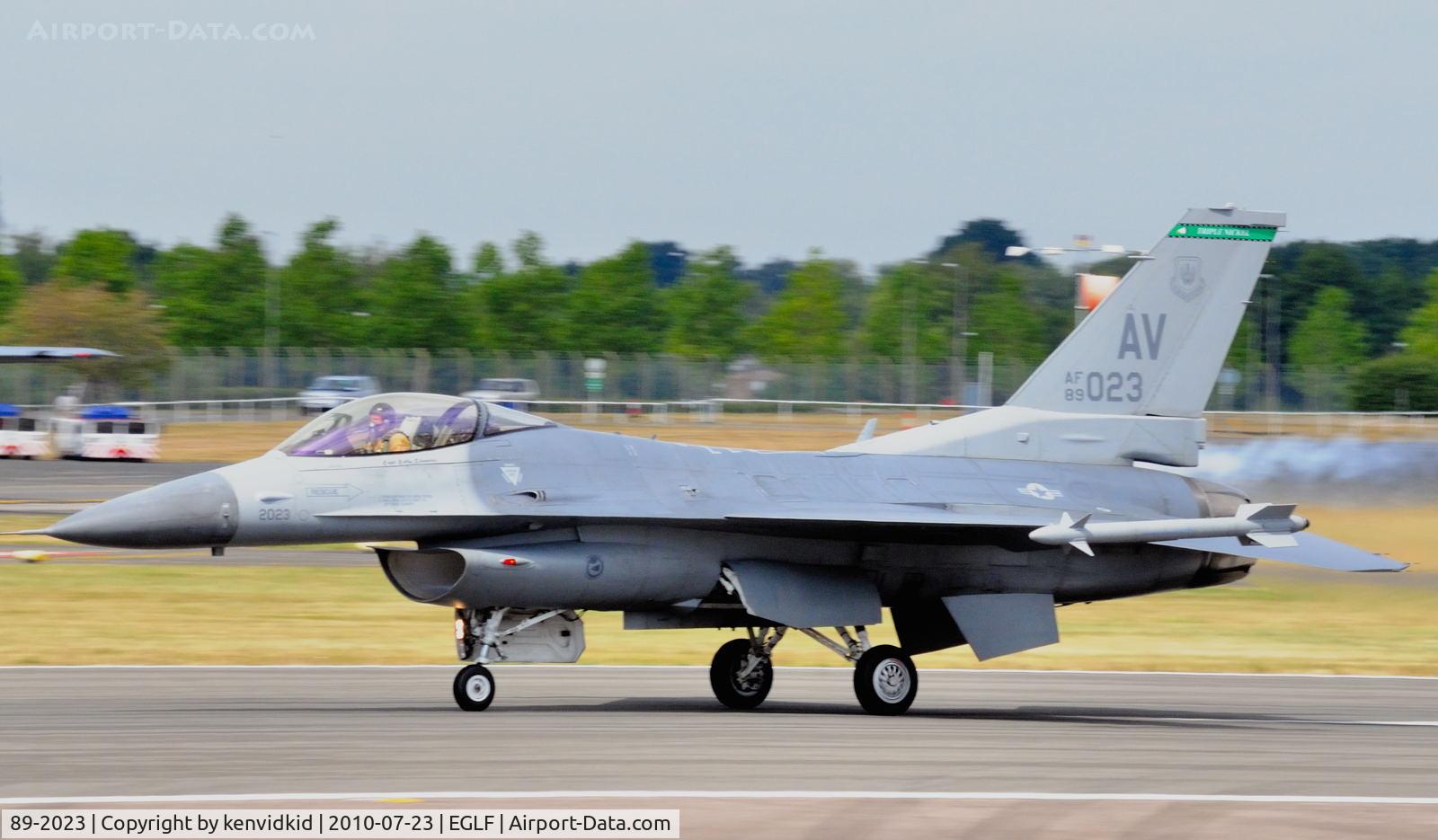 89-2023, 1989 General Dynamics F-16CG Night Falcon C/N 1C-176, Displaying at FIA 2010.