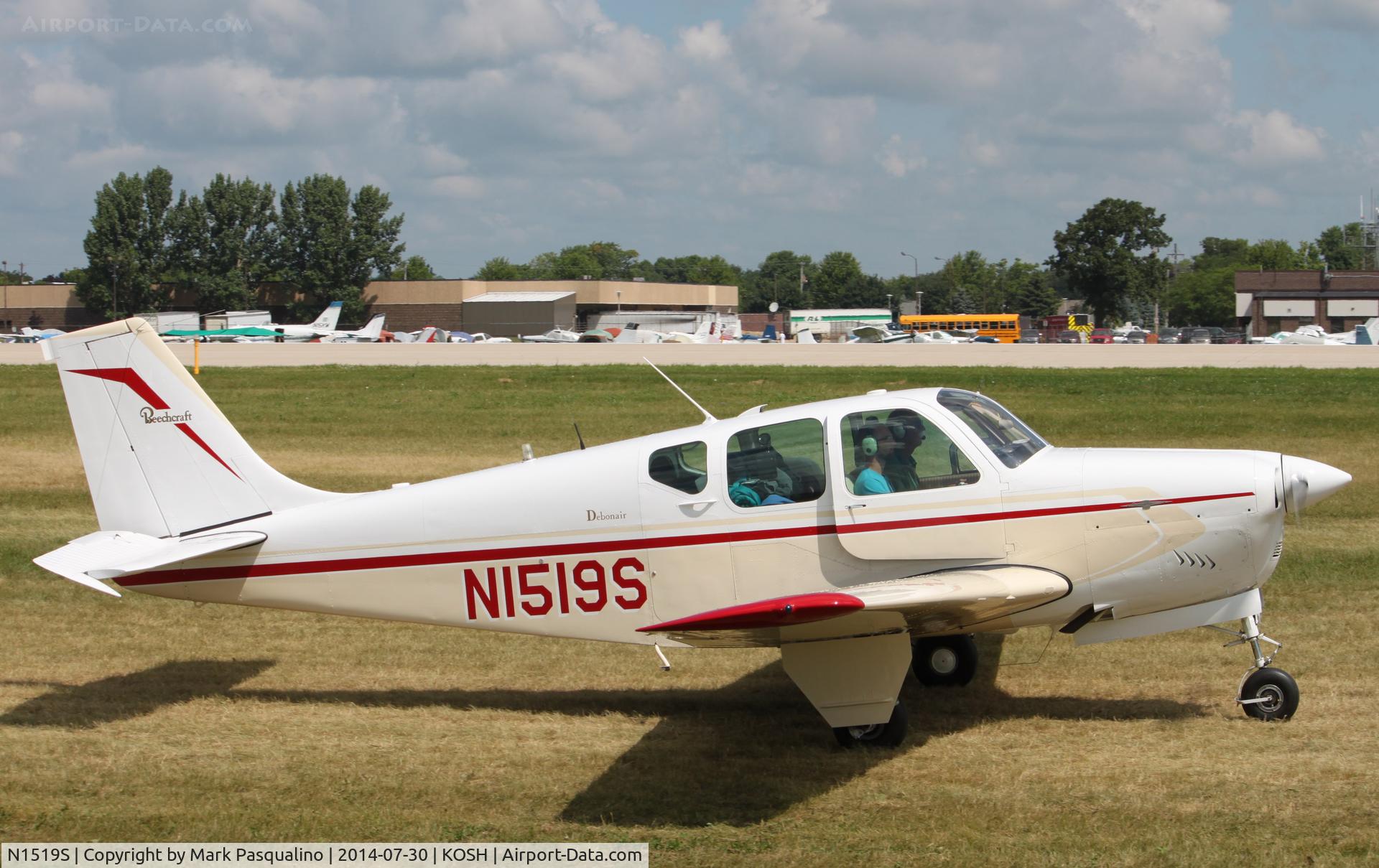 N1519S, 1962 Beech 35-B33 Debonair C/N CD-498, Beech B33