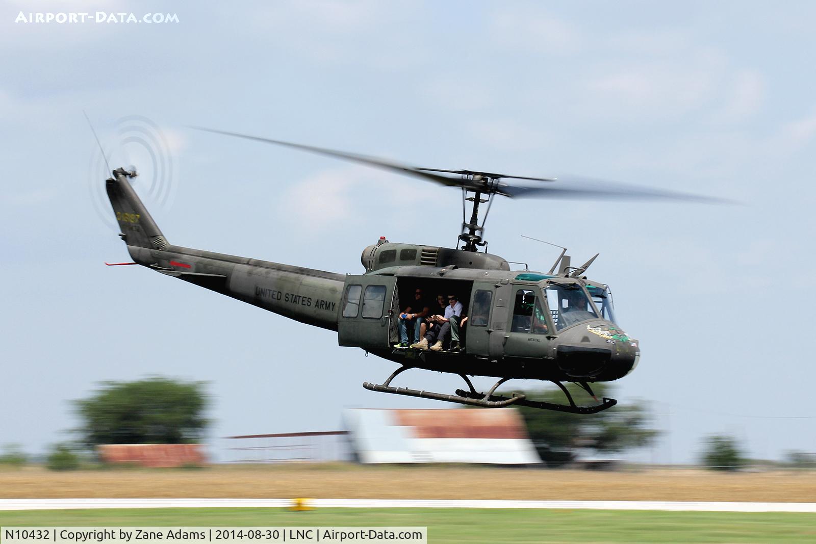 N10432, 1968 Bell UH-1H Iroquois C/N 10856 (68-16197), At the 2014 Warbirds on Parade
