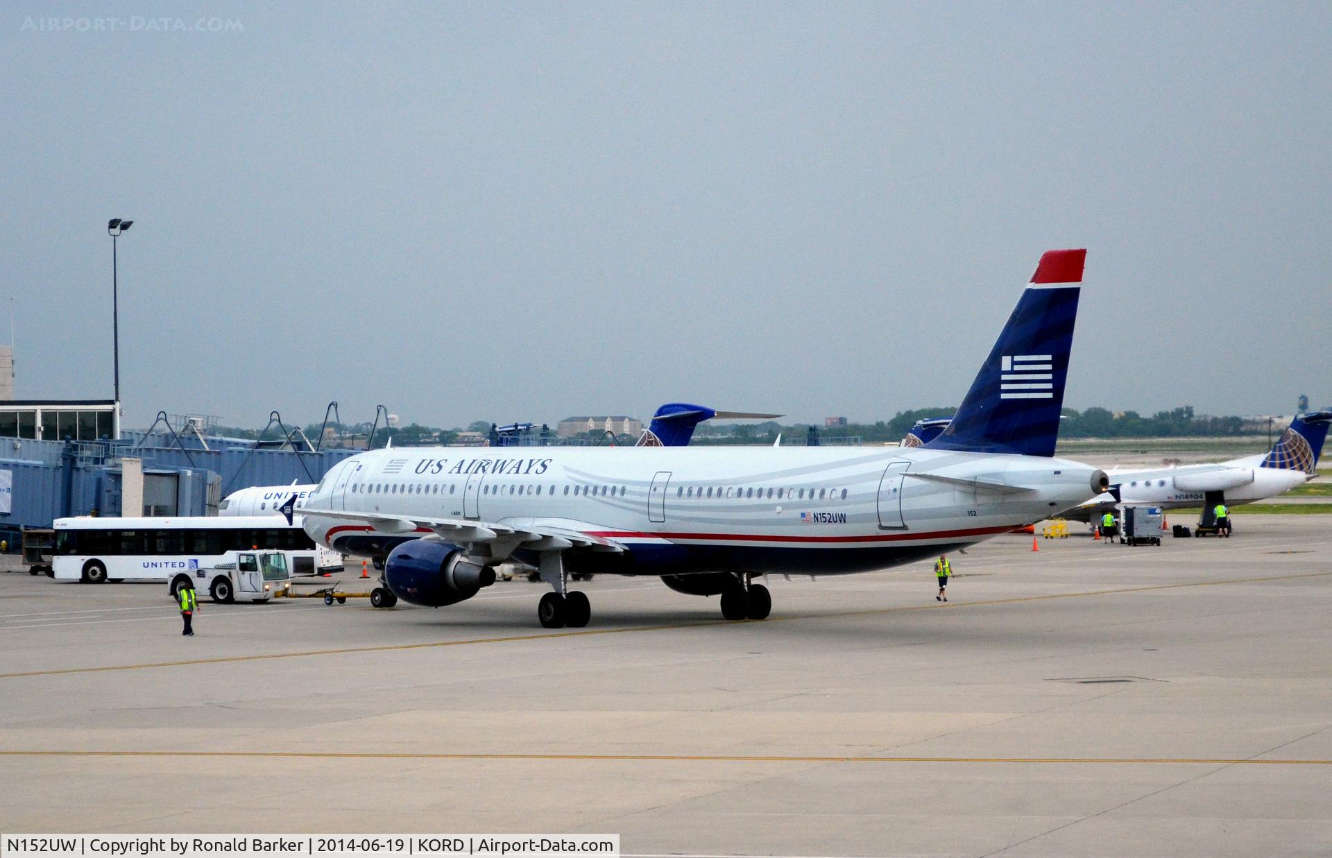 N152UW, 2013 Airbus A321-211 C/N 5588, Push back O'Hare