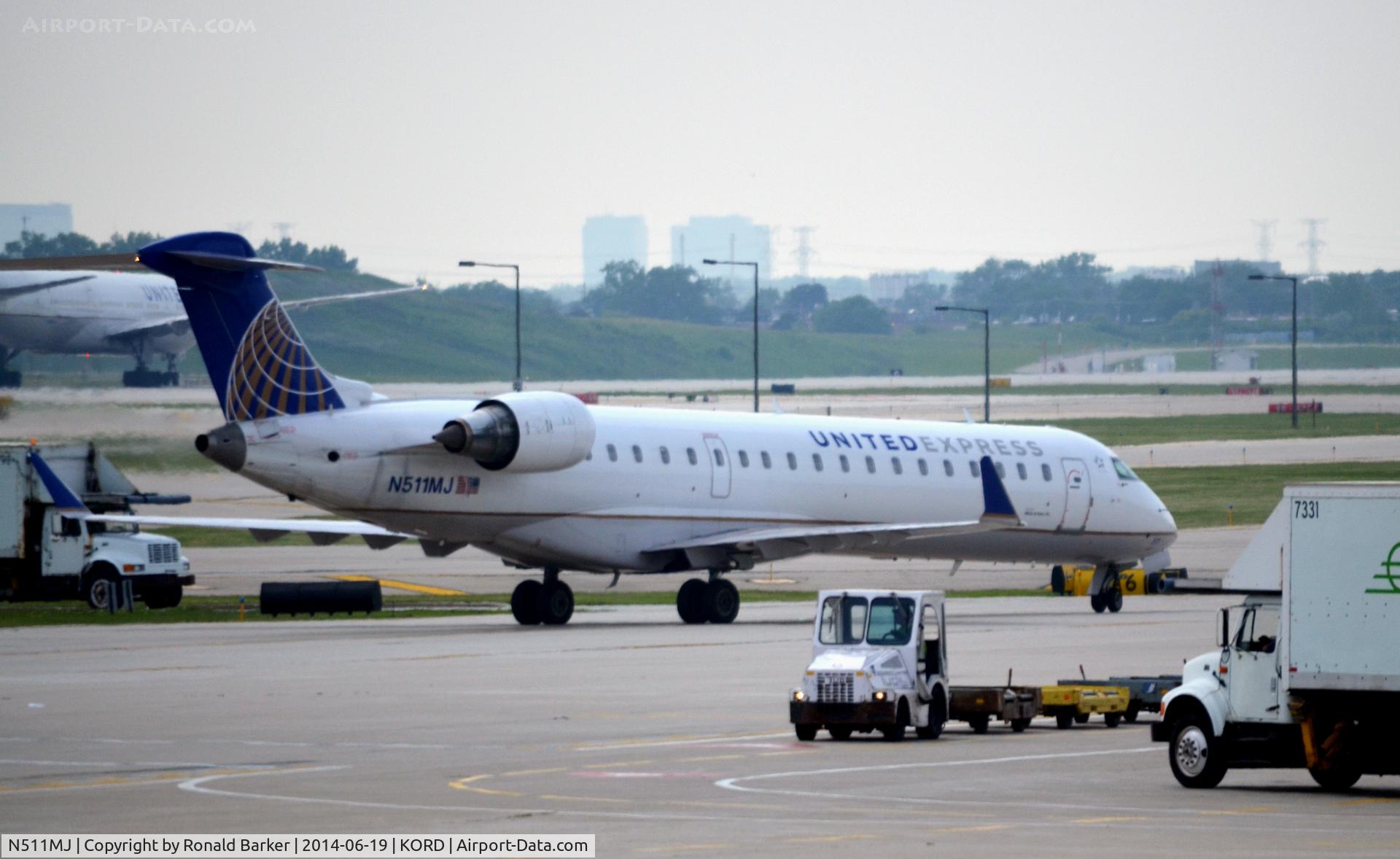 N511MJ, 2003 Bombardier CRJ-700 (CL-600-2C10) Regional Jet C/N 10104, Taxi for takeoff O'Hare