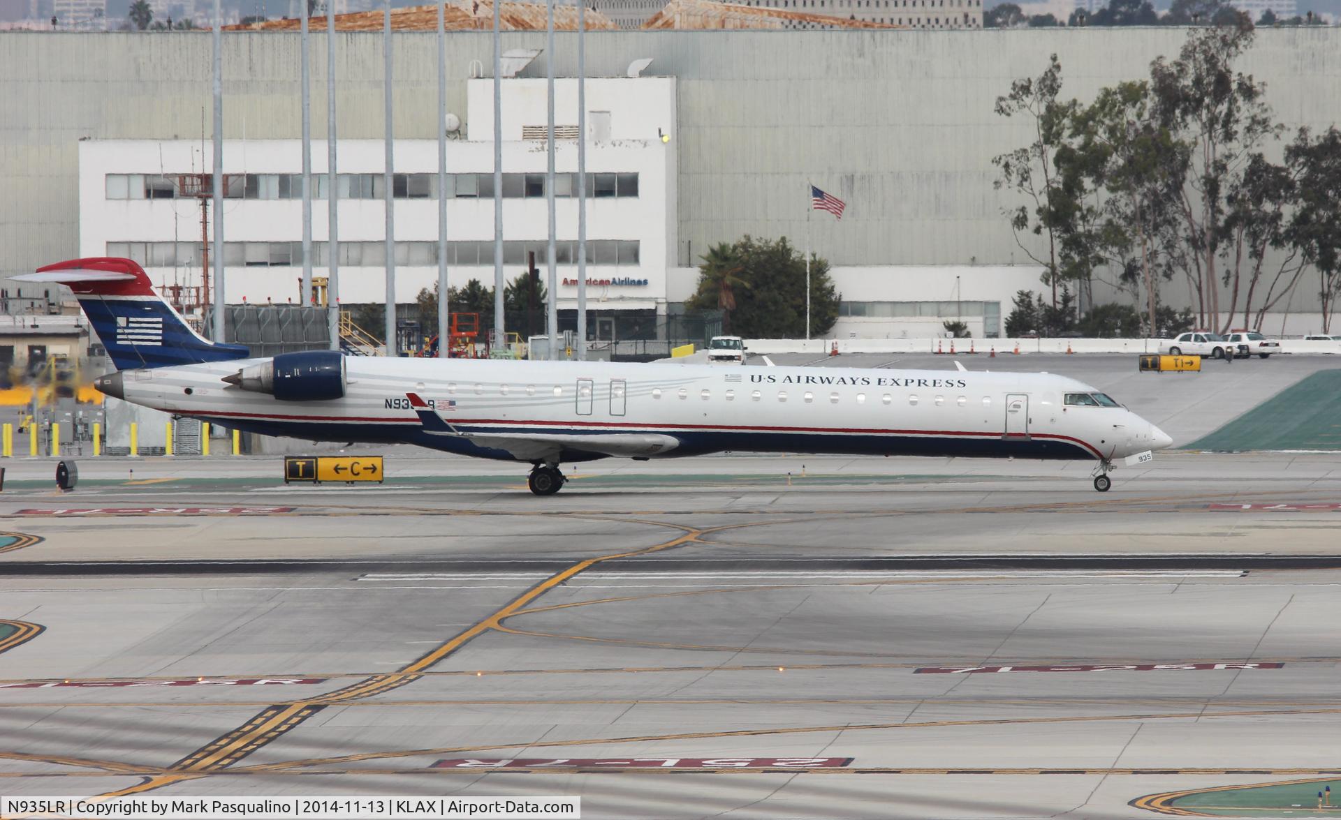 N935LR, 2005 Bombardier CRJ-900ER (CL-600-2D24) C/N 15035, CL600-2D24