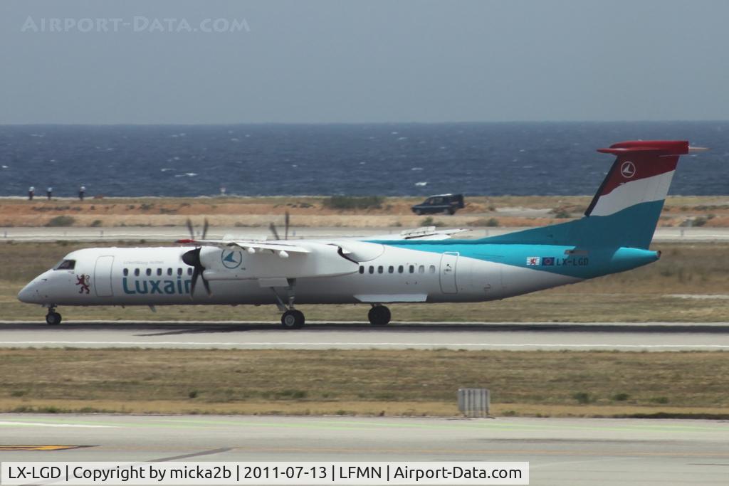 LX-LGD, 2007 De Havilland Canada DHC-8-402Q Dash 8 C/N 4171, Landing