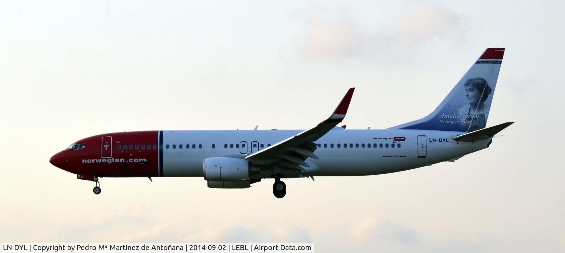 LN-DYL, 2011 Boeing 737-8JP C/N 40867, El Prat - Barcelona