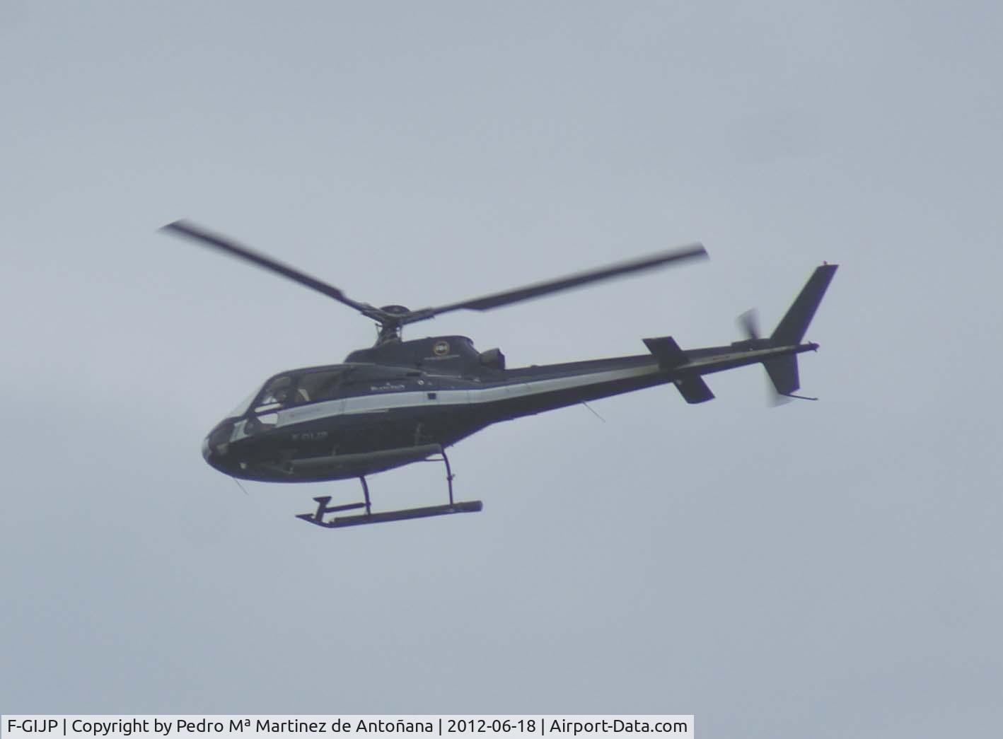 F-GIJP, Aerospatiale AS-350BA Ecureuil C/N 1672, En vuelo sobre Niza - Francia